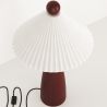 Lampa stołowa z drewnianą podstawą i białym cementowym kloszem - Ambiana image 7