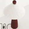 Lampa stołowa z drewnianą podstawą i białym cementowym kloszem - Ambiana image 7