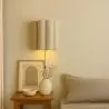 Kinkiet z abażurem z tkaniny i postarzaną złotą konstrukcją - Treya image 7