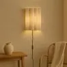 Kinkiet z abażurem z tkaniny i postarzaną złotą konstrukcją - Treya image 7